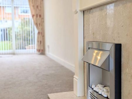 3 bedroom terraced house to rent - Photo 2