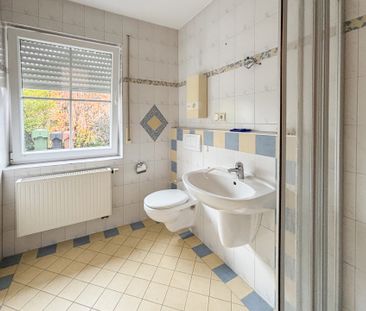 Gepflegte 2-Zimmer-Einliegerwohnung mit separaten Eingang - in ruhi... - Photo 4