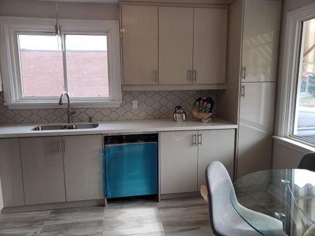 For Lease - 40 Byng Avenue Unit# Upper, Oshawa, Ontario - Photo 4