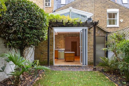 4 bedroom terraced house to rent - Photo 4