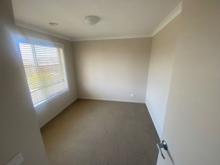 18 Kalbian Drive, Clyde North - Photo 2