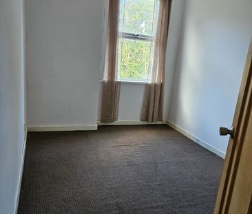 3 Bed Terraced House, Wimborne Road, LU1 - Photo 2
