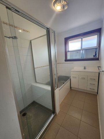 CHARACTER AND COMFORT - Photo 5