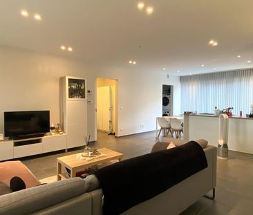 Appartement te huur - Photo 1