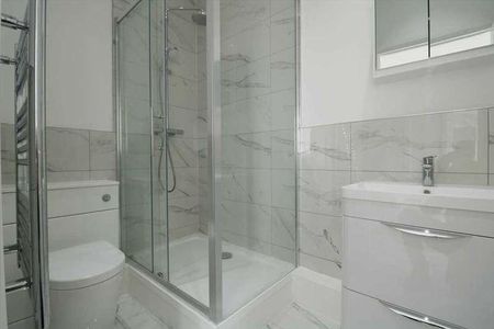 High Street Bromley, London, BR1 - Photo 5