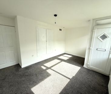 studio to rent Station Street, Middleport, ST6 - Photo 3