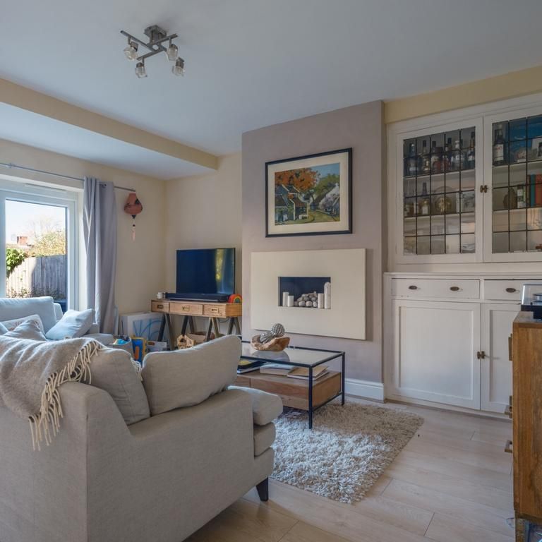 3 bedroom semi-detached house to rent - Photo 1