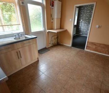 2 bedroom Terraced House To Let - Photo 5