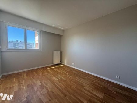 Appartement F4 105m² - MONT-SAINT-AIGNAN (76130) - Photo 3