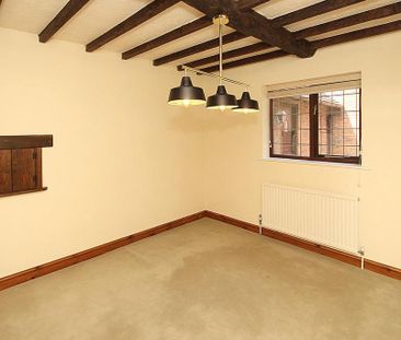 4 bedroom detached house to rent - Photo 2