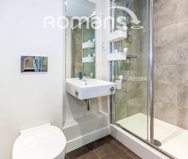 Kingston Close, Maidenhead, Berkshire, SL6 - Photo 1