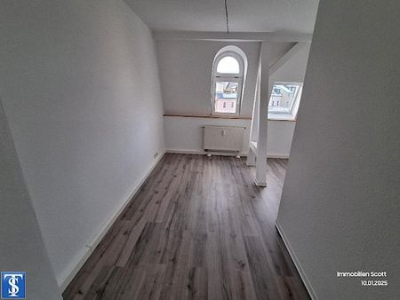 große 3 Zimmer Wohnung schöner Altbau DG - Photo 3