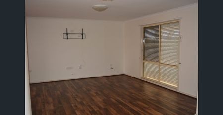 EXCELLENT HOME FOR THE FAMILY WITH POOL - Photo 3