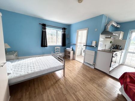 Studio to rent - Photo 3