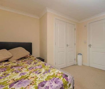 Newbury, Berkshire, RG14 - Photo 3