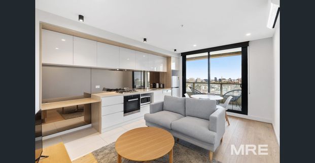 Designer Furnished Apartment - Photo 1