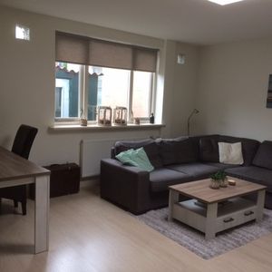 Te huur: ruim en net 2-kamer appartement aan de rand van de stad - Foto 2