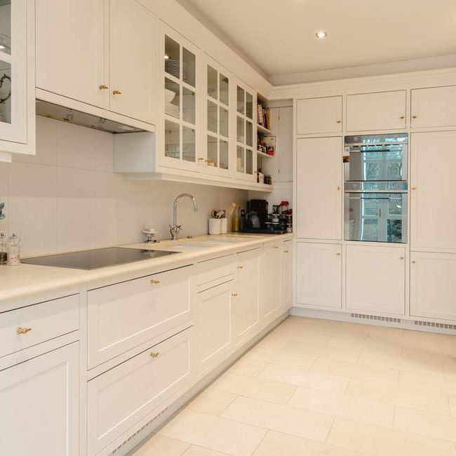 Woning te huur in Ukkel voor € 6.900 met 6 slaapkamers - Photo 1