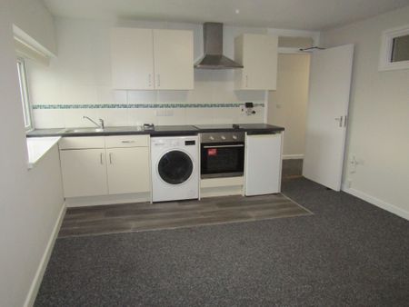1 bed Apartment - To Let - Photo 3