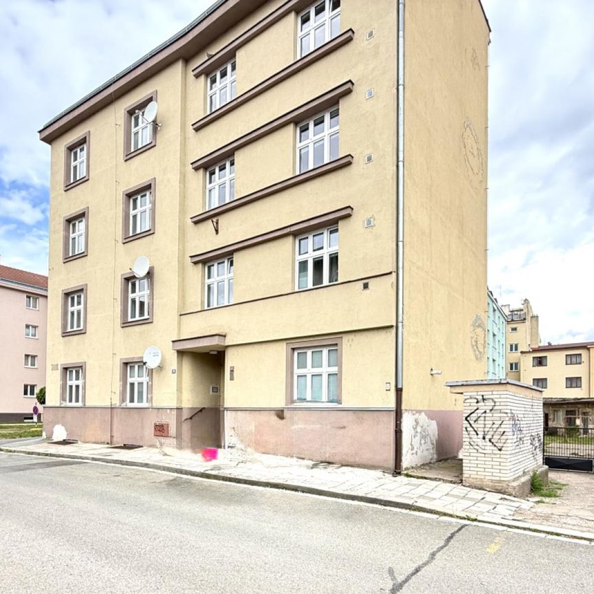 Pronájem bytu 3+kk 60 m², Albertova 826, Hradec Králové - Fotografie 1