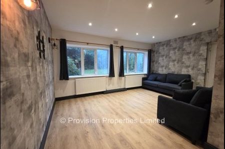 4 Bedroom Rentals in Leeds - Photo 4