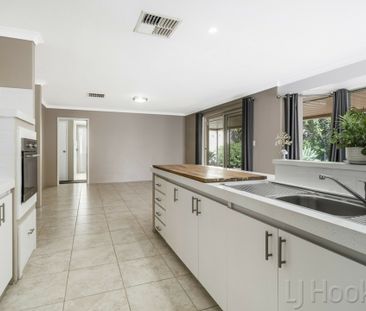 3-Bedroom Home in Ideal Location! - Photo 5