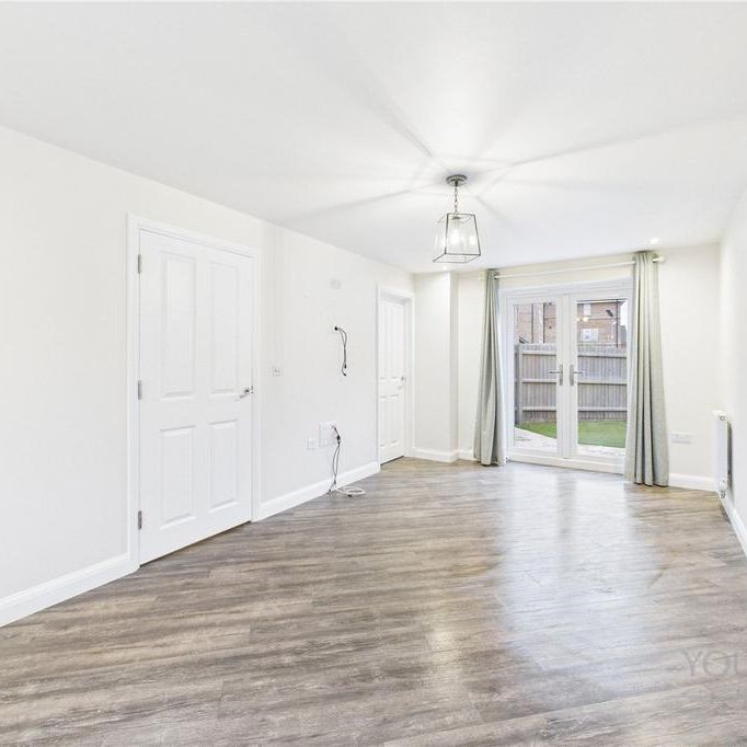 3 bedroom semi-detached house to rent - Photo 1