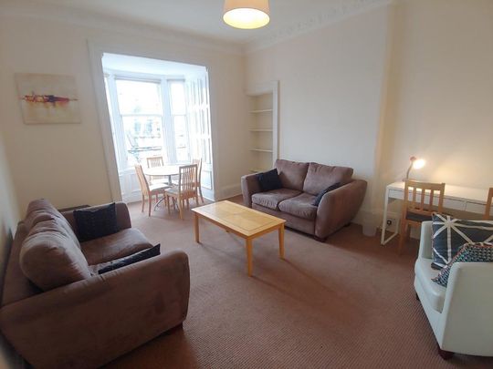 3 bedroom flat to rent - Photo 1