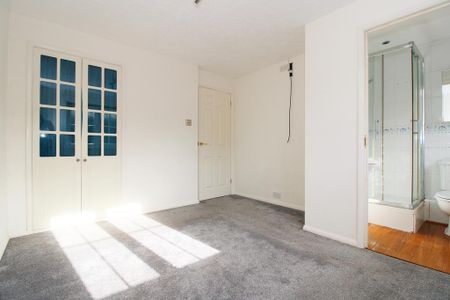 2 bedroom end of terrace house to rent - Photo 4