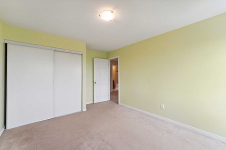 For Lease - 215 Huntsville Drive, Kanata, Ontario - Photo 2