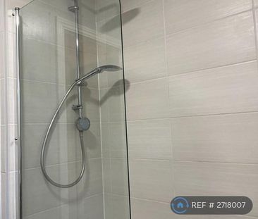 2 bedroom semi-detached house to rent - Photo 6