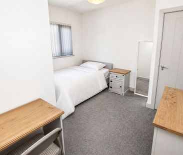 8 bedroom house to rent - Photo 3
