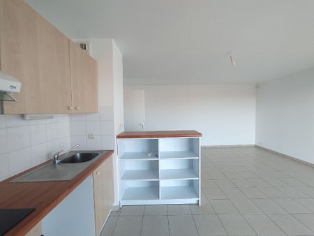 Appartement - 3 pièces - BEAUMONT - Photo 4