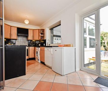 4 bedroom semi-detached house to rent - Photo 6