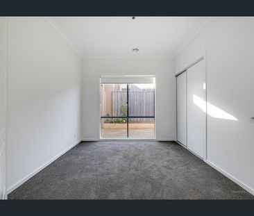 BEAUTIFUL FOUR BEDROOM HOME - Photo 2