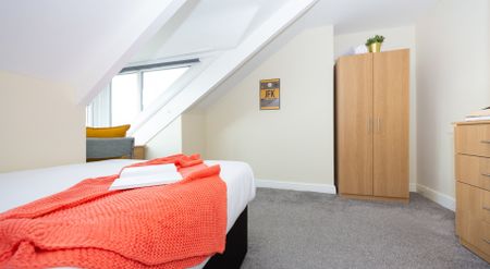 25b St Michael’s Road, Headingley, Leeds, LS6 3BG - Photo 3