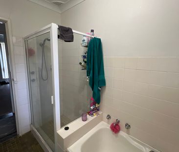 Tidy Two Bedroom Unit - Photo 6