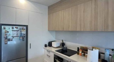 Easy central living! - Photo 3