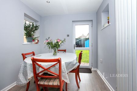 3 bedroom house to rent Southfields Drive, Peterborough, PE2 - Photo 3