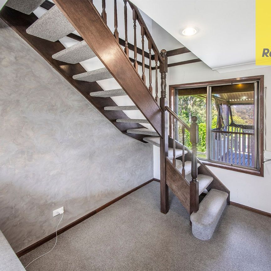 Charming 2-Storey Five Bedroom Family Home in a Tranquil Leumeah Location! - Photo 1