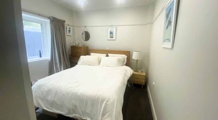 Gem on Oriental! - Photo 3