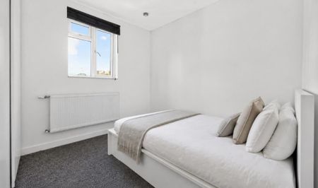 4 Bed Terraced House, Ashmere Grove, SW2 - Photo 3