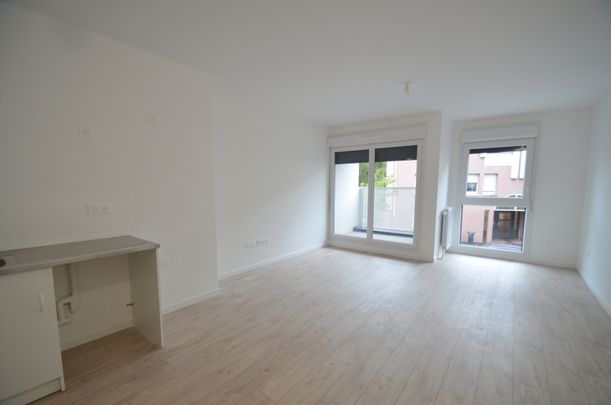 Location Appartement 2 pièces 39m² LE PETIT QUEVILLY 76140 - Photo 1