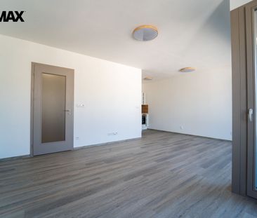 Pronájem bytu 1+kk v osobním vlastnictví 42 m², Kolín - Photo 2