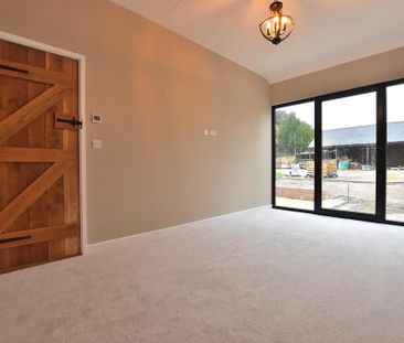 3 bedroom barn conversion to rent - Photo 2