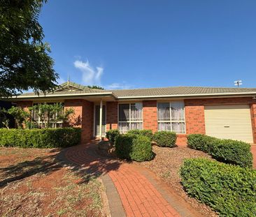 13 Websdale Drive, Dubbo, NSW 2830 - Photo 6