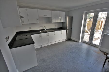 One-Bedroom House share - Photo 3