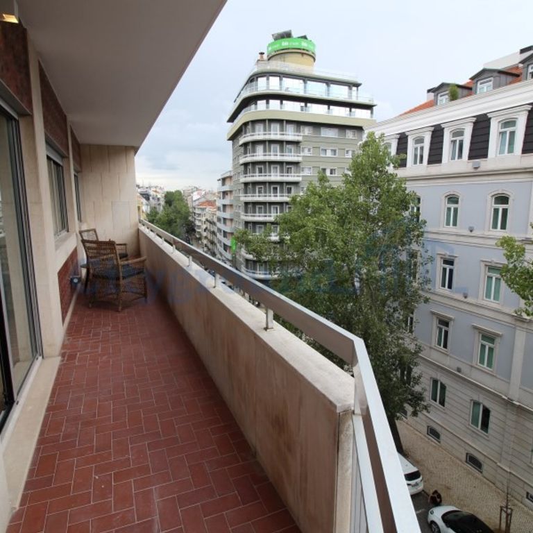 2 bedroom luxury Flat for rent in Lisbon, Portugal - Photo 1