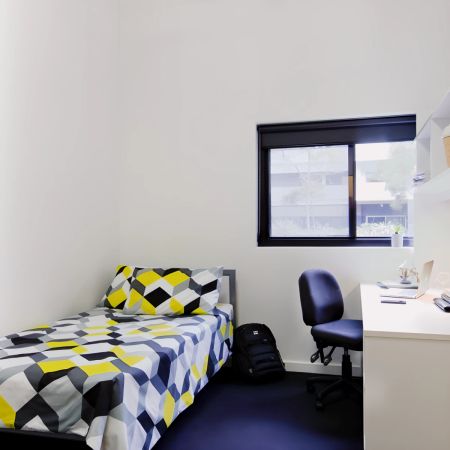 3 Bedrooms Apartment - Photo 2