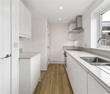 A newly renovated one bedroom apartment - Photo 2